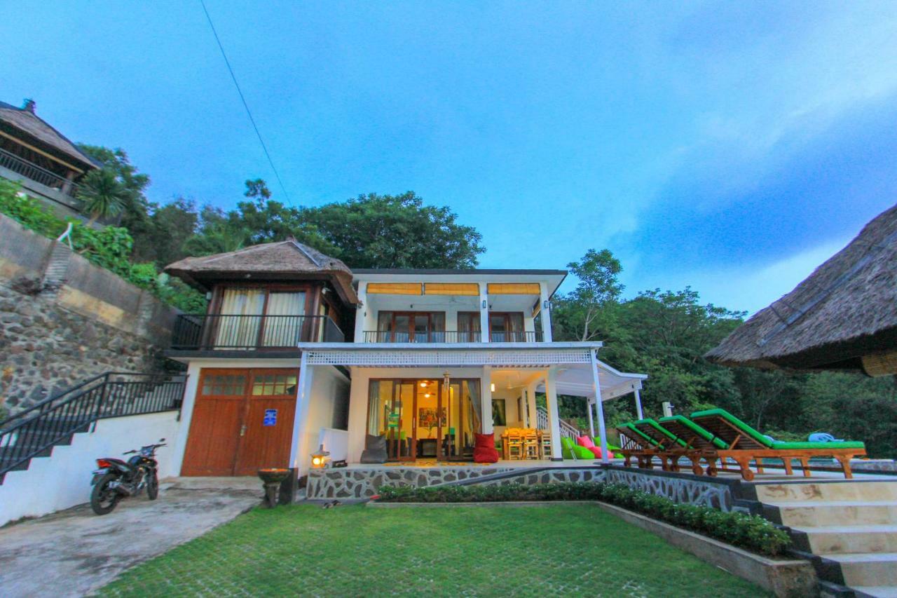 Villa Rinisha Rumah Senja Temukus Lovina Bagian luar foto